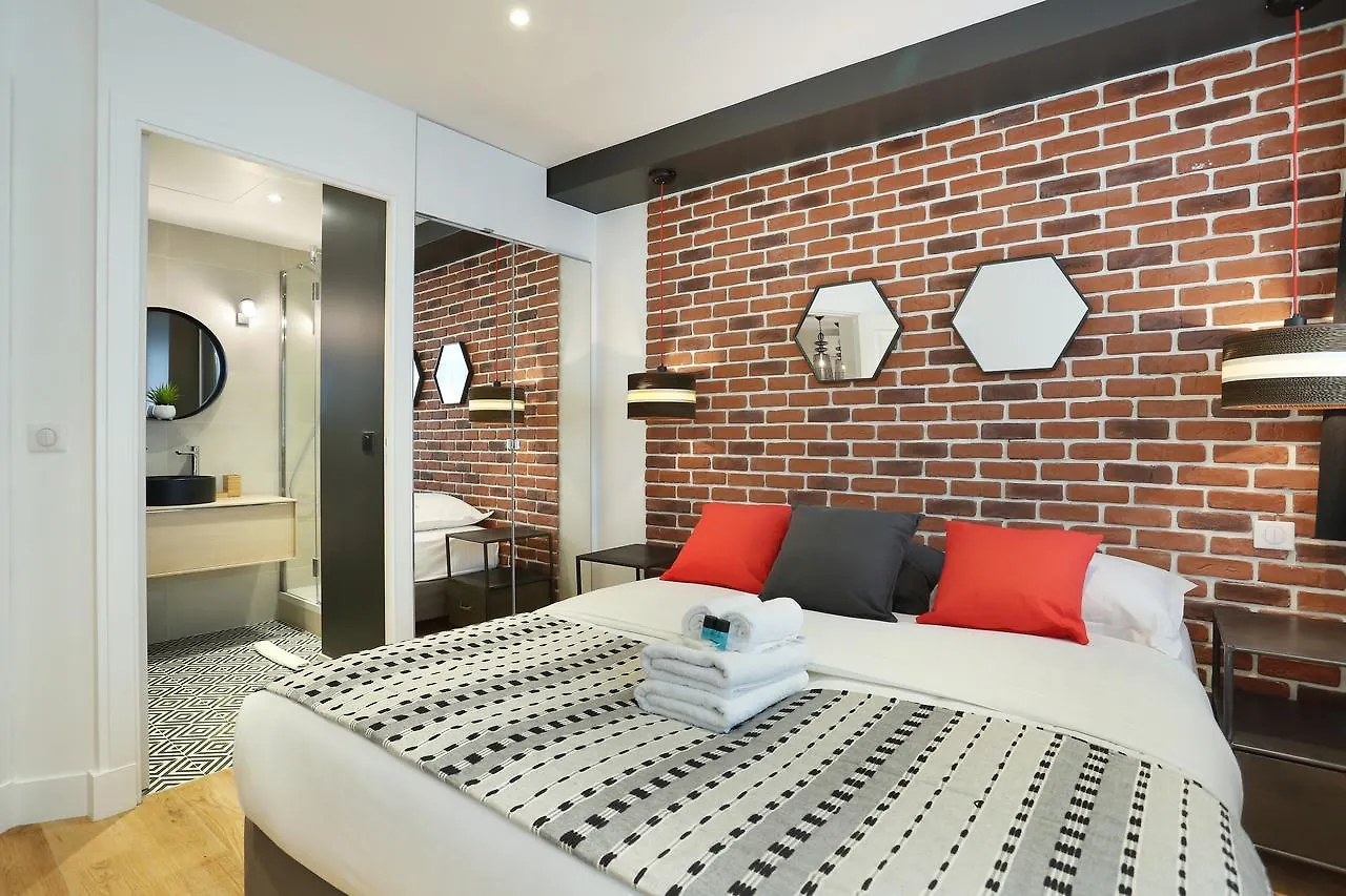 Rent A Room - Residence Blanche Paříž Francie