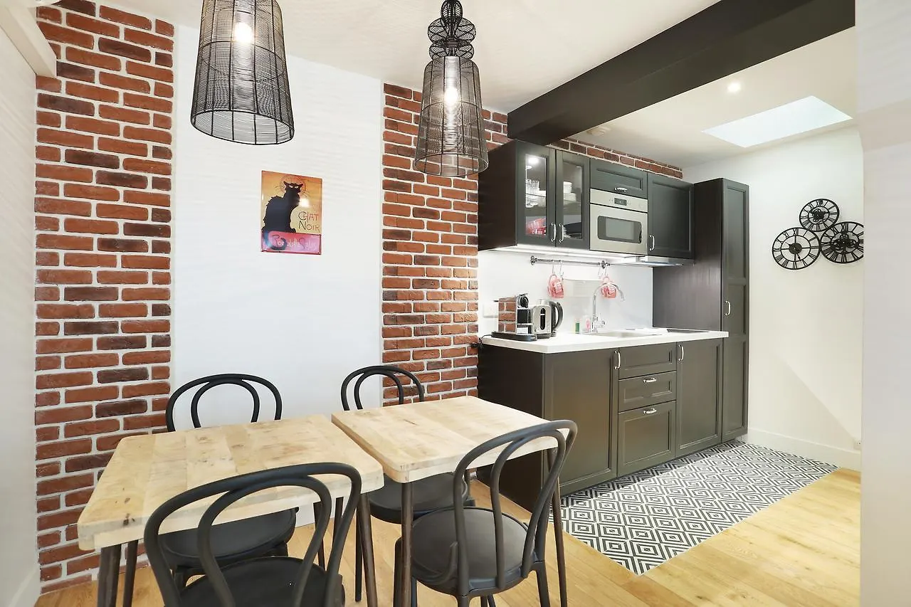 Daire Rent A Room - Residence Blanche Paris
