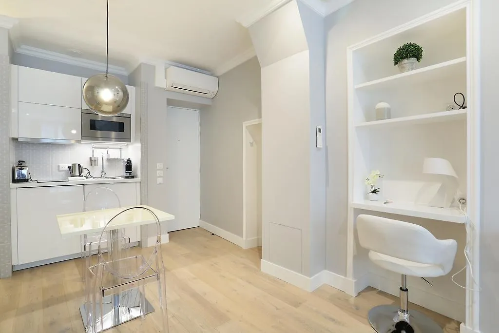 Rent A Room - Residence Blanche Paris